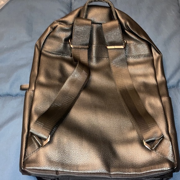 Backpack 15” NWT - Picture 4 of 6